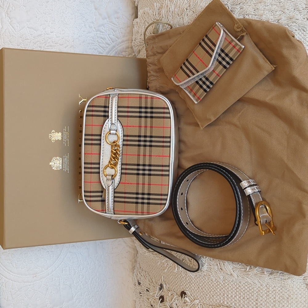 BURBERRY Metallic Calfskin 1983 Knight Check Link Bum Bag Silver w/ card case